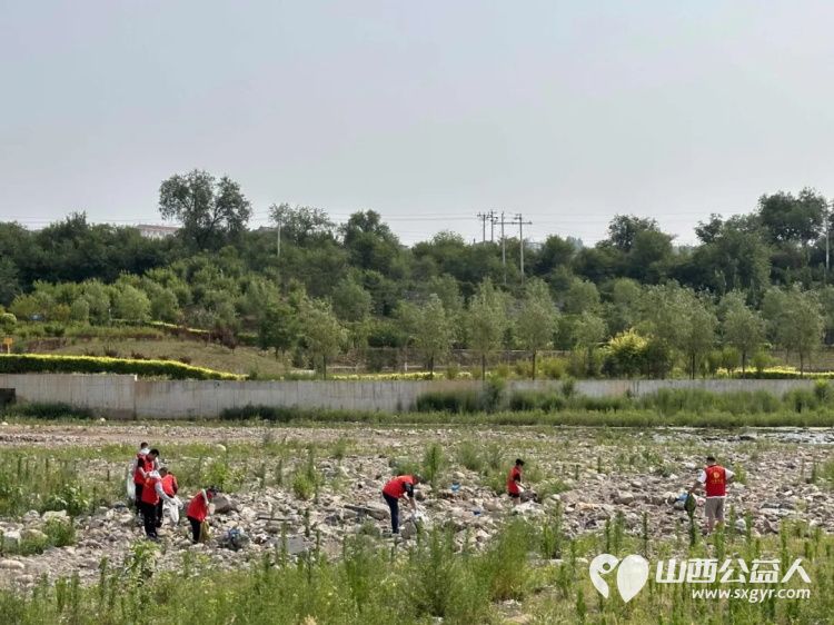保护母亲河 阳泉义工在行动2024年第20期“保护母亲河”巡河净滩活动在白羊墅湿地公园开展 - 第4张 - 山西公益人 保护母亲河 阳泉义工在行动2024年第20期“保护母亲河”巡河净滩活动在白羊墅湿地公园开展 - 第4张
