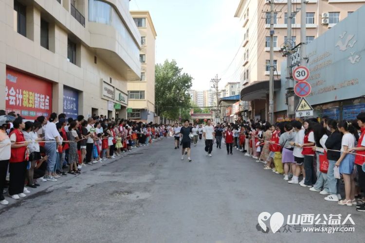 临汾市文明交通志愿者协会共有650余名志愿者服务2024年中考于6月22日圆满收官 - 第8张 - 山西公益人 临汾市文明交通志愿者协会共有650余名志愿者服务2024年中考于6月22日圆满收官 - 第8张