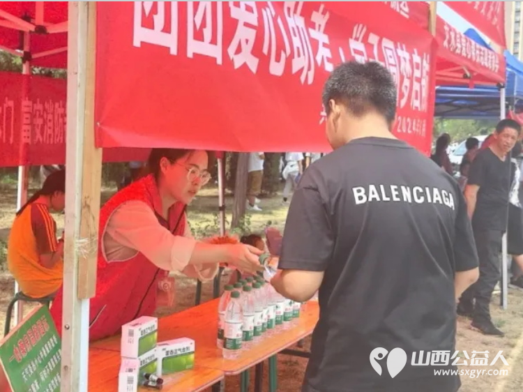 文水县爱心帮扶志愿者协会开展文明实践我行动为主题的志愿服务活动----爱心送考为广大中考考生送去浓浓关怀 - 第19张 - 山西公益人 文水县爱心帮扶志愿者协会开展文明实践我行动为主题的志愿服务活动----爱心送考为广大中考考生送去浓浓关怀 - 第19张