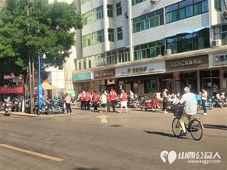 介休市彦博路社区组织社区志愿者协会近60名青年志愿者们中考期间在介休二中介休三中考点开展爱心助考为梦护航志愿服务活动 - 第29张