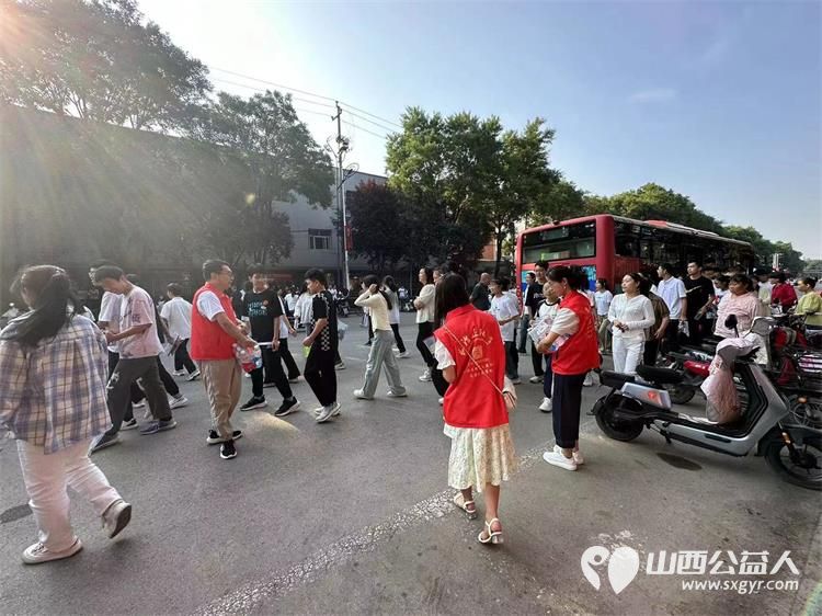 长治市屯留正能量公益协会志愿者中考助力爱心送考公益活动圆满结束 - 第5张