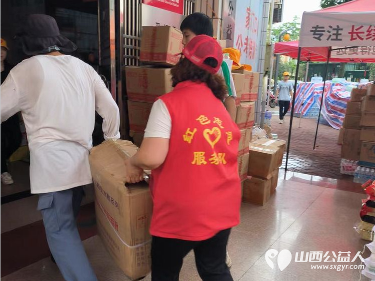 山西忻州志愿者冯丽2024年6月20奔赴广东梅州平远抗洪救灾,特大暴雨山体滑坡洪水无情人间有爱尽自己绵薄之力帮助灾民 - 第28张 - 山西公益人 山西忻州志愿者冯丽2024年6月20奔赴广东梅州平远抗洪救灾,特大暴雨山体滑坡洪水无情人间有爱尽自己绵薄之力帮助灾民 - 第28张