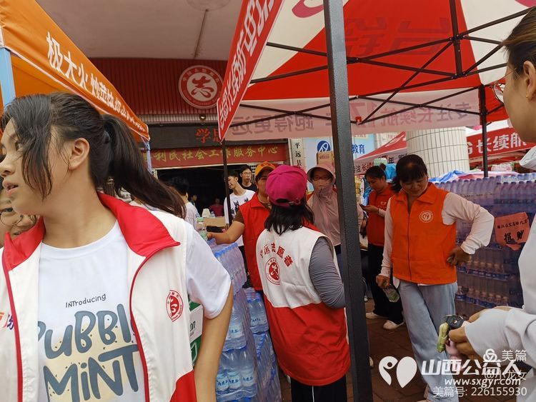 山西忻州志愿者冯丽2024年6月20奔赴广东梅州平远抗洪救灾,特大暴雨山体滑坡洪水无情人间有爱尽自己绵薄之力帮助灾民 - 第19张 - 山西公益人 山西忻州志愿者冯丽2024年6月20奔赴广东梅州平远抗洪救灾,特大暴雨山体滑坡洪水无情人间有爱尽自己绵薄之力帮助灾民 - 第19张