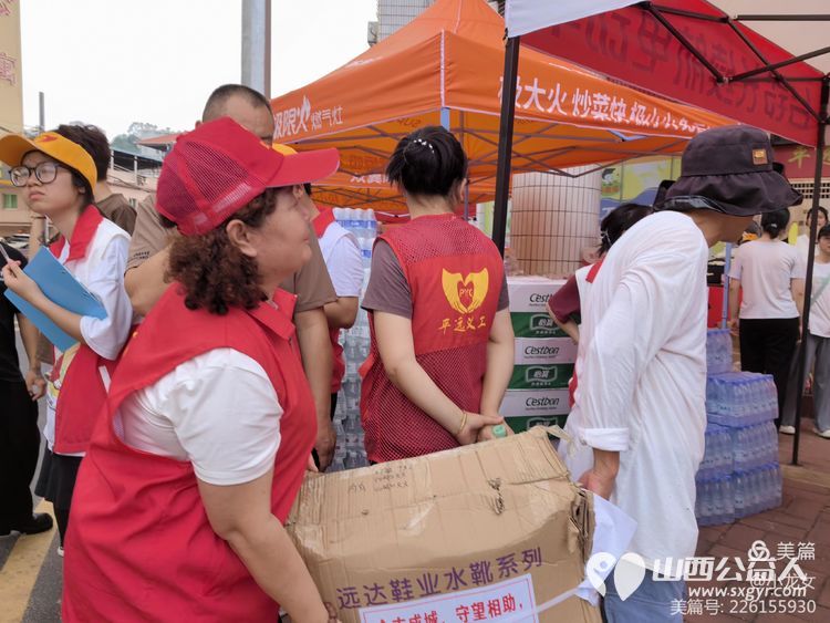 山西忻州志愿者冯丽2024年6月20奔赴广东梅州平远抗洪救灾,特大暴雨山体滑坡洪水无情人间有爱尽自己绵薄之力帮助灾民 - 第10张 - 山西公益人 山西忻州志愿者冯丽2024年6月20奔赴广东梅州平远抗洪救灾,特大暴雨山体滑坡洪水无情人间有爱尽自己绵薄之力帮助灾民 - 第10张