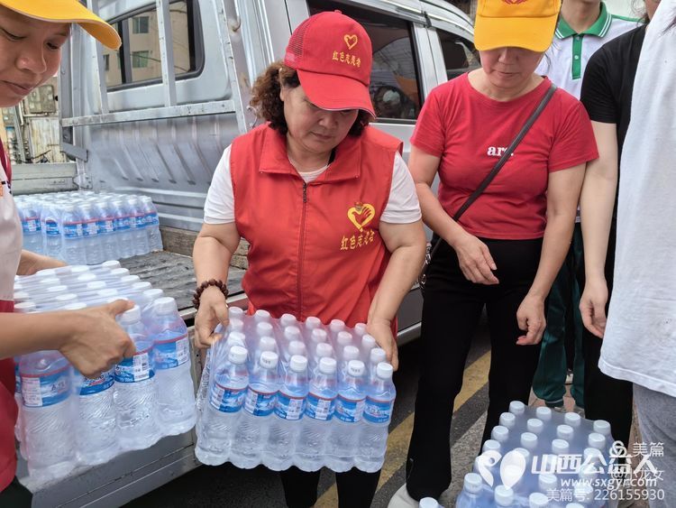 山西忻州志愿者冯丽2024年6月20奔赴广东梅州平远抗洪救灾,特大暴雨山体滑坡洪水无情人间有爱尽自己绵薄之力帮助灾民 - 第8张 - 山西公益人 山西忻州志愿者冯丽2024年6月20奔赴广东梅州平远抗洪救灾,特大暴雨山体滑坡洪水无情人间有爱尽自己绵薄之力帮助灾民 - 第8张