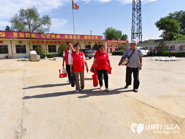 介休市敬老协会在张兰镇张原村入户83岁特困老人赵棉佑家中为老人理发打扫室内外卫生包饺子 - 第23张 - 山西公益人 介休市敬老协会在张兰镇张原村入户83岁特困老人赵棉佑家中为老人理发打扫室内外卫生包饺子 - 第23张