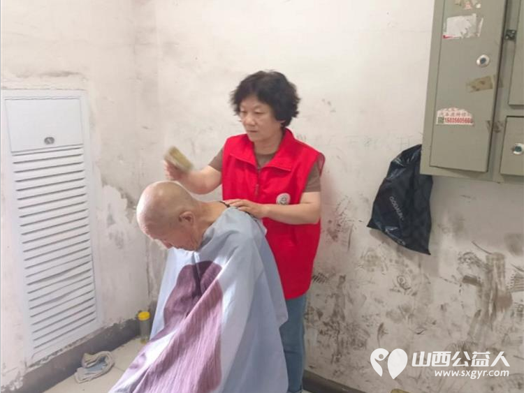 介休市敬老协会去绵山镇后党峪开展关爱乡村老人走乡村送温暖公益活动 - 第4张 - 山西公益人 介休市敬老协会去绵山镇后党峪开展关爱乡村老人走乡村送温暖公益活动 - 第4张