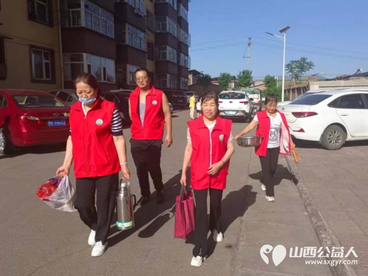 介休市敬老协会去绵山镇后党峪开展关爱乡村老人公益活动入户86岁特困老人孙士功家中为老人打扫卫生料理家务 - 第2张 - 山西公益人 介休市敬老协会去绵山镇后党峪开展关爱乡村老人公益活动入户86岁特困老人孙士功家中为老人打扫卫生料理家务 - 第2张