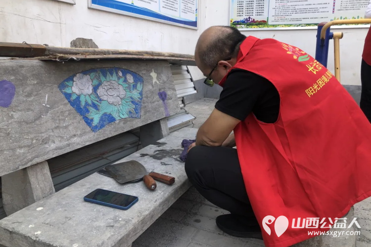 长治市阳光困境儿童帮扶协会赴长治市潞洲区常青街道角沿村开展义务理发志愿服务活动 - 第14张