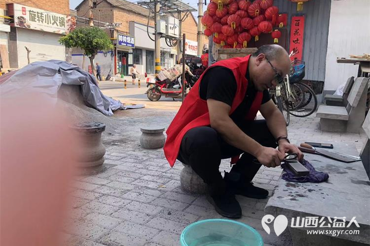 长治市阳光困境儿童帮扶协会赴长治市潞洲区常青街道角沿村开展义务理发志愿服务活动 - 第13张