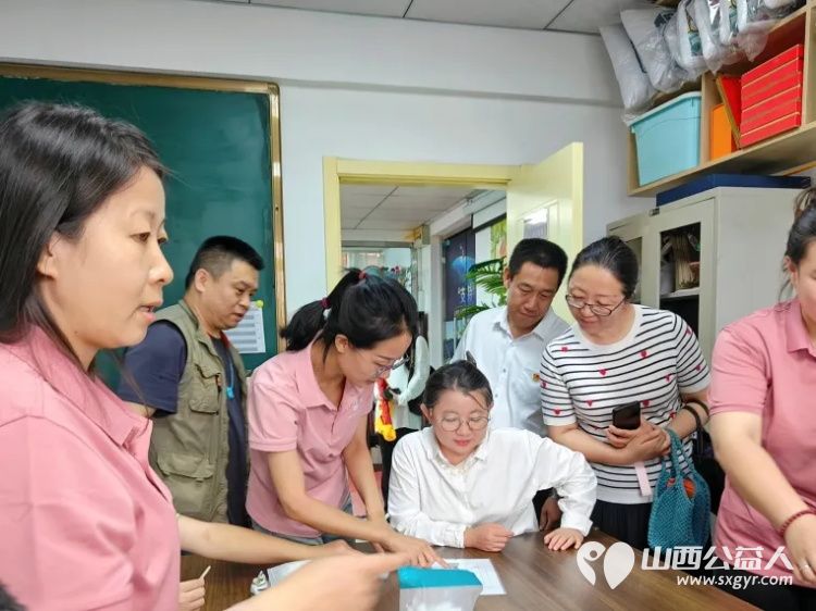 山西省残联第四党支部联手山西忠诺卫士品牌管理有限公司莅临安健儿开展关爱残疾儿童“七一”党建活动 - 第11张