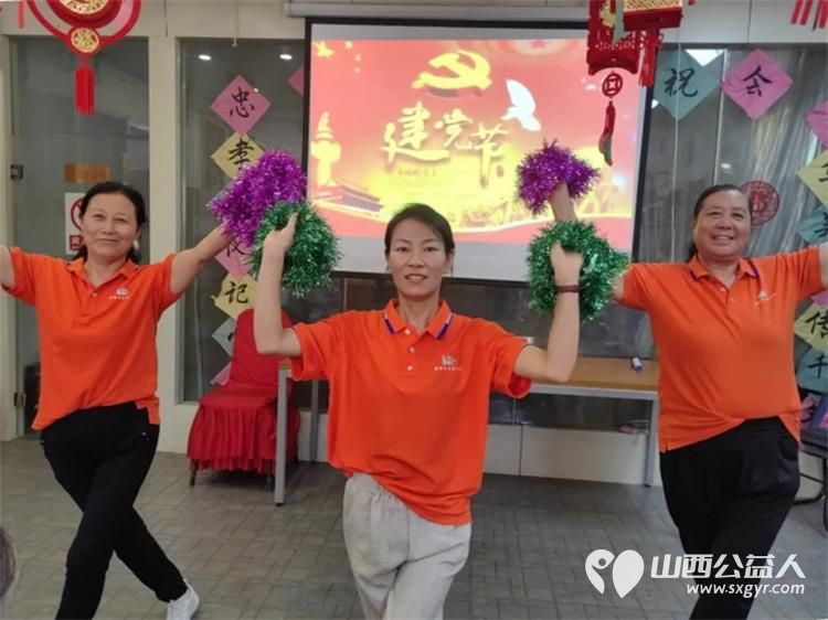 太原市源缘圆老年公寓喜迎103周年党的生日,晋源区社会组织党建指导员刘梅岭七一来看望老人 - 第5张 - 山西公益人 太原市源缘圆老年公寓喜迎103周年党的生日,晋源区社会组织党建指导员刘梅岭七一来看望老人 - 第5张