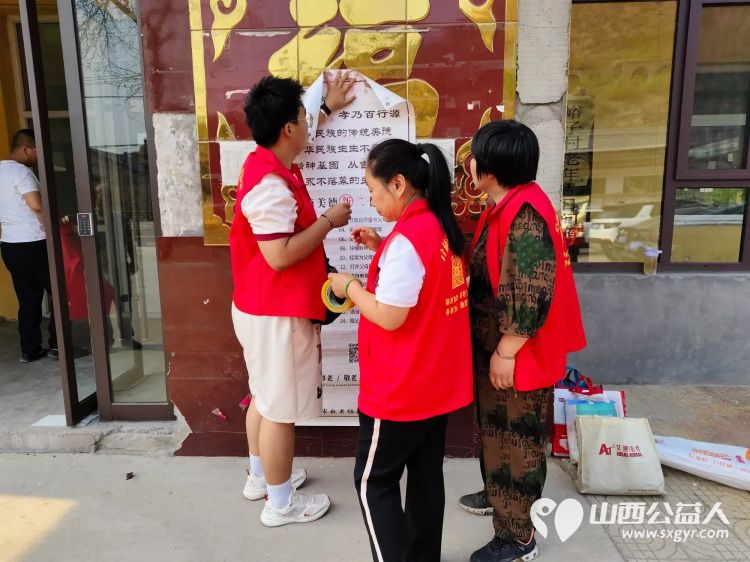 介休市龙凤镇峪子村迎来了介休市敬老协会敬老爱老助老行动志愿者给老人们义诊理发 - 第3张 - 山西公益人 介休市龙凤镇峪子村迎来了介休市敬老协会敬老爱老助老行动志愿者给老人们义诊理发 - 第3张