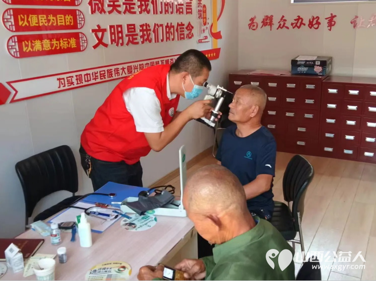 介休市龙凤镇峪子村迎来了介休市敬老协会敬老爱老助老行动志愿者给老人们义诊理发 - 第11张 - 山西公益人 介休市龙凤镇峪子村迎来了介休市敬老协会敬老爱老助老行动志愿者给老人们义诊理发 - 第11张