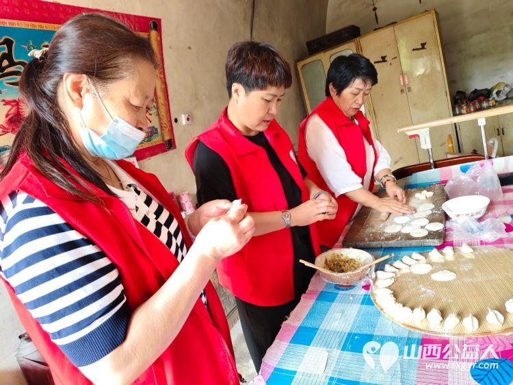 介休市敬老协会志愿者在龙凤镇峪子村入户特困老人84岁杜宏奎家中服务老人 - 第13张 - 山西公益人 介休市敬老协会志愿者在龙凤镇峪子村入户特困老人84岁杜宏奎家中服务老人 - 第13张