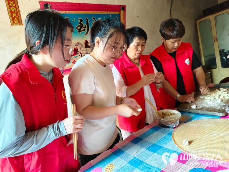 介休市敬老协会志愿者在龙凤镇峪子村入户特困老人84岁杜宏奎家中服务老人 - 第12张 - 山西公益人 介休市敬老协会志愿者在龙凤镇峪子村入户特困老人84岁杜宏奎家中服务老人 - 第12张