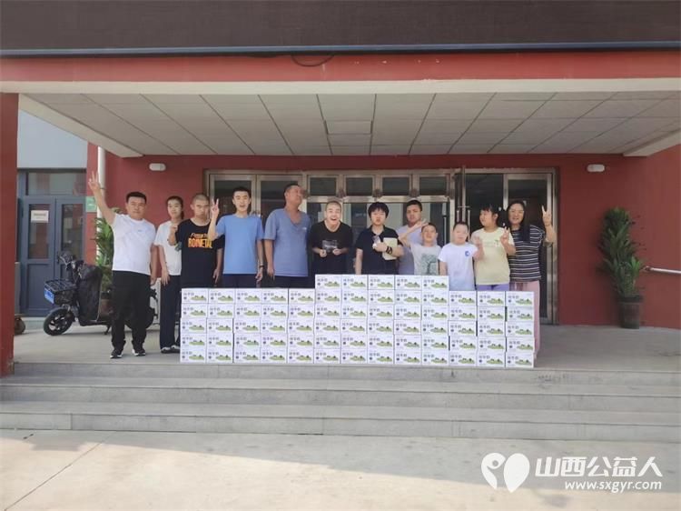 感谢爱心人士韩飞捐赠阳曲县残疾人康复中心70箱牛奶,价值1750元! - 第1张 - 山西公益人 感谢爱心人士韩飞捐赠阳曲县残疾人康复中心70箱牛奶,价值1750元! - 第1张