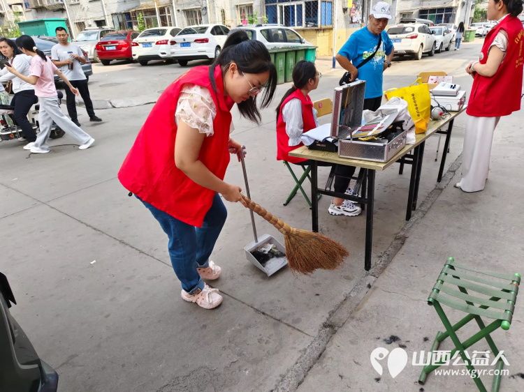 志愿服务进社区健康活动暖人心----介休市敬老协会走进西南街道南河沿街社区服务老人 - 第20张 - 山西公益人 志愿服务进社区健康活动暖人心----介休市敬老协会走进西南街道南河沿街社区服务老人 - 第20张