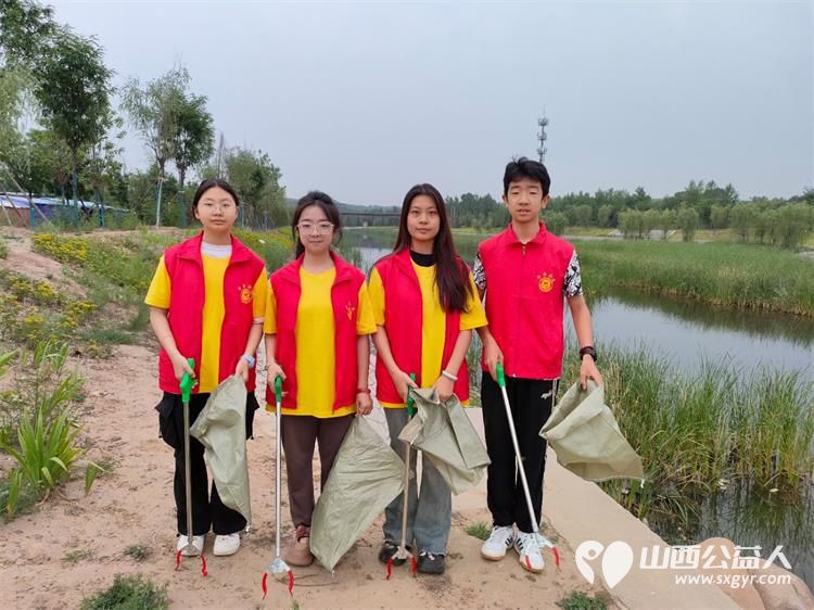 寿阳县卡卡公益协会组织志愿者保护生态环境清理河道垃圾 - 第1张 - 山西公益人 寿阳县卡卡公益协会组织志愿者保护生态环境清理河道垃圾 - 第1张