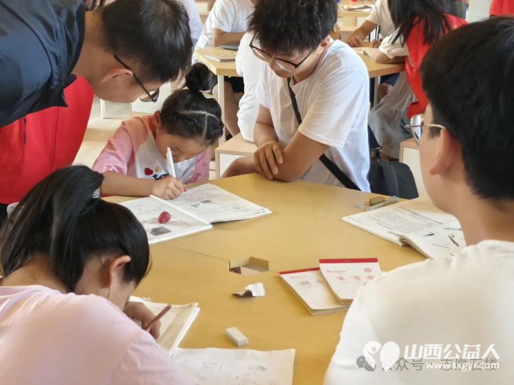 山西农业大学三下乡团队与太原学院数学系梦幻联动，助力石楼留守儿童开展了课业辅导活动 - 第10张