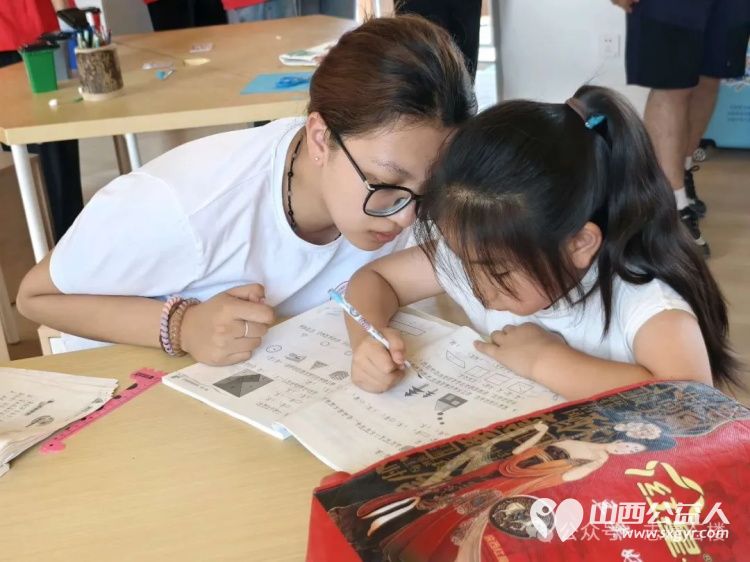 山西农业大学三下乡团队与太原学院数学系梦幻联动，助力石楼留守儿童开展了课业辅导活动 - 第7张