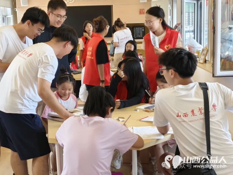 山西农业大学三下乡团队与太原学院数学系梦幻联动，助力石楼留守儿童开展了课业辅导活动 - 第12张