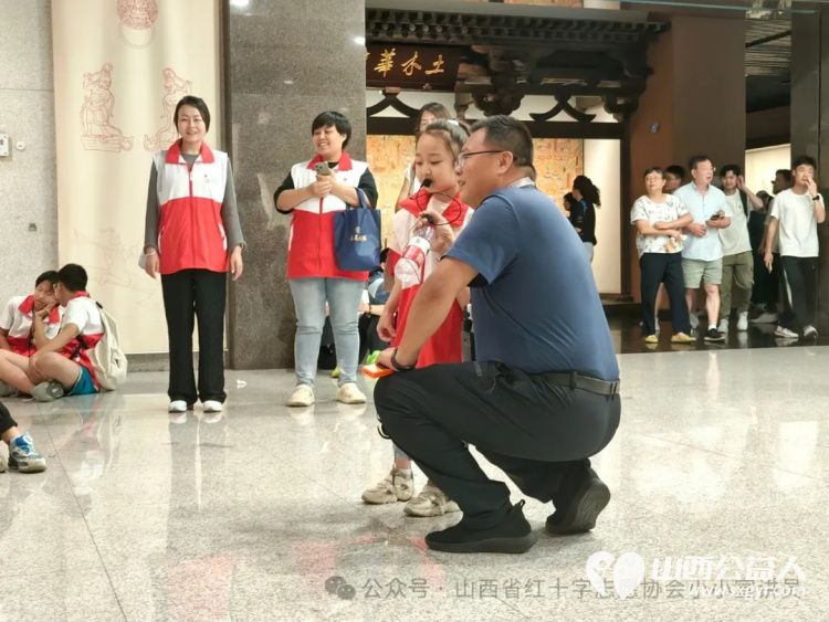 山西省红十字志愿协会小小宣讲员走进博物院 了解山西文化和历史体验文化魅力 - 第4张 - 山西公益人 山西省红十字志愿协会小小宣讲员走进博物院 了解山西文化和历史体验文化魅力 - 第4张