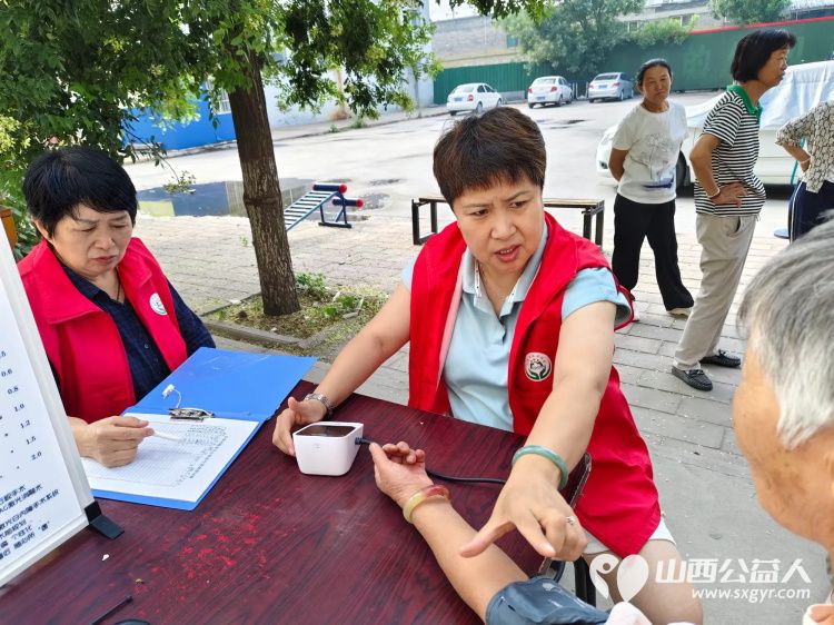 志愿服务进村镇健康活动暖人心介休市敬老协会志愿者走进洪山镇东宋丁村爱心理发健康义诊 - 第17张 - 山西公益人 志愿服务进村镇健康活动暖人心介休市敬老协会志愿者走进洪山镇东宋丁村爱心理发健康义诊 - 第17张