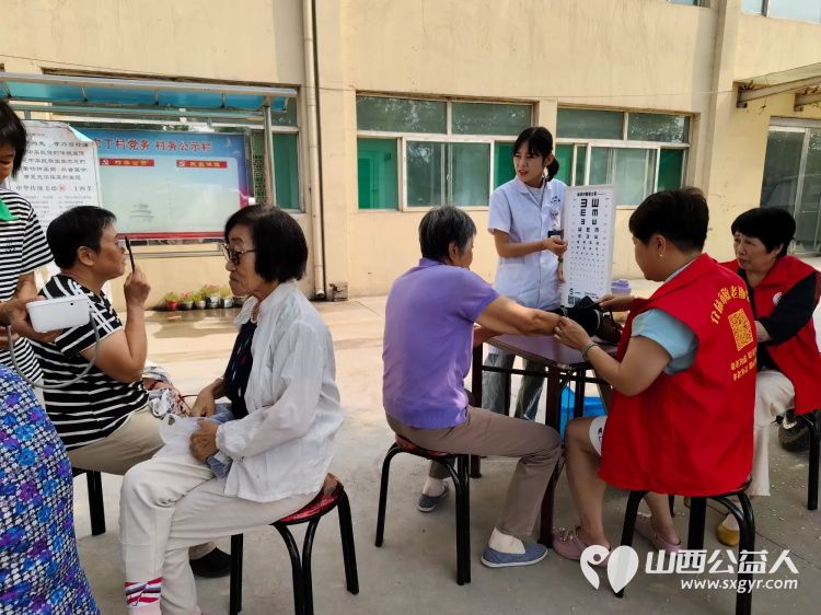 志愿服务进村镇健康活动暖人心介休市敬老协会志愿者走进洪山镇东宋丁村爱心理发健康义诊 - 第15张 - 山西公益人 志愿服务进村镇健康活动暖人心介休市敬老协会志愿者走进洪山镇东宋丁村爱心理发健康义诊 - 第15张
