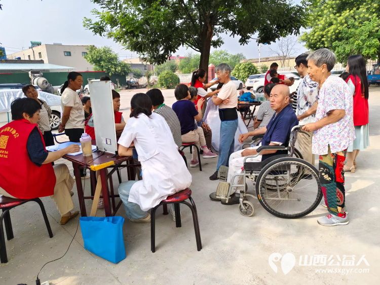 志愿服务进村镇健康活动暖人心介休市敬老协会志愿者走进洪山镇东宋丁村爱心理发健康义诊 - 第13张 - 山西公益人 志愿服务进村镇健康活动暖人心介休市敬老协会志愿者走进洪山镇东宋丁村爱心理发健康义诊 - 第13张