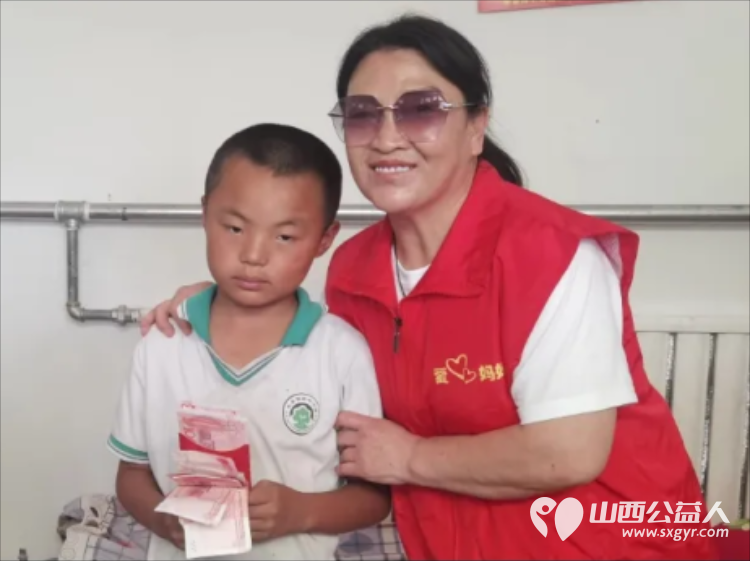 长治市爱心妈妈公益协会走进沁县以实际行动帮助困境儿童给孩子送去慰问金、鞋衣服床上用品等爱心大礼包 - 第12张