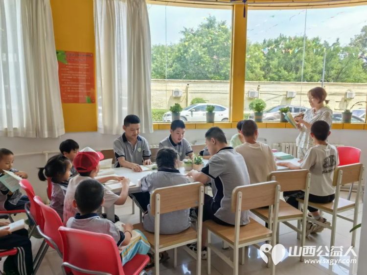 太原市儿童福利院特教学校与晨丹诗歌同化自愈公益诵读志愿者组织学生学习了红色主题教育活动 - 第1张 - 山西公益人 太原市儿童福利院特教学校与晨丹诗歌同化自愈公益诵读志愿者组织学生学习了红色主题教育活动 - 第1张