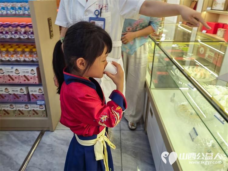 太原市龙城义工暑期组织小志愿者及家长体验中医魅力学习中医知识自制山楂丸或包香囊等系列中医文化体验 - 第9张 - 山西公益人 太原市龙城义工暑期组织小志愿者及家长体验中医魅力学习中医知识自制山楂丸或包香囊等系列中医文化体验 - 第9张