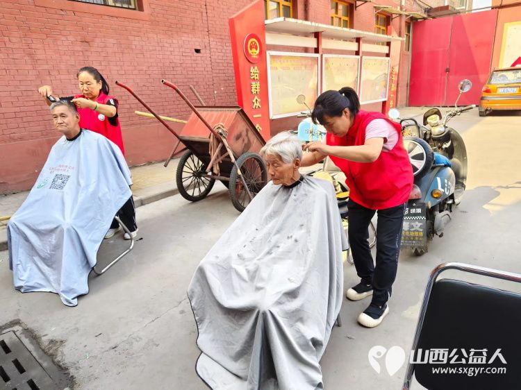 走进连福镇张良村,介休市敬老协会“孝善行”之敬老爱老助老行动爱心理发义诊 - 第6张 - 山西公益人 走进连福镇张良村,介休市敬老协会“孝善行”之敬老爱老助老行动爱心理发义诊 - 第6张