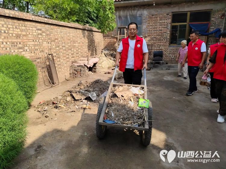 介休市敬老协会志愿者在连福镇张良村入户特困老人88岁胡连风家中为老人理发料理家务 - 第16张 - 山西公益人 介休市敬老协会志愿者在连福镇张良村入户特困老人88岁胡连风家中为老人理发料理家务 - 第16张