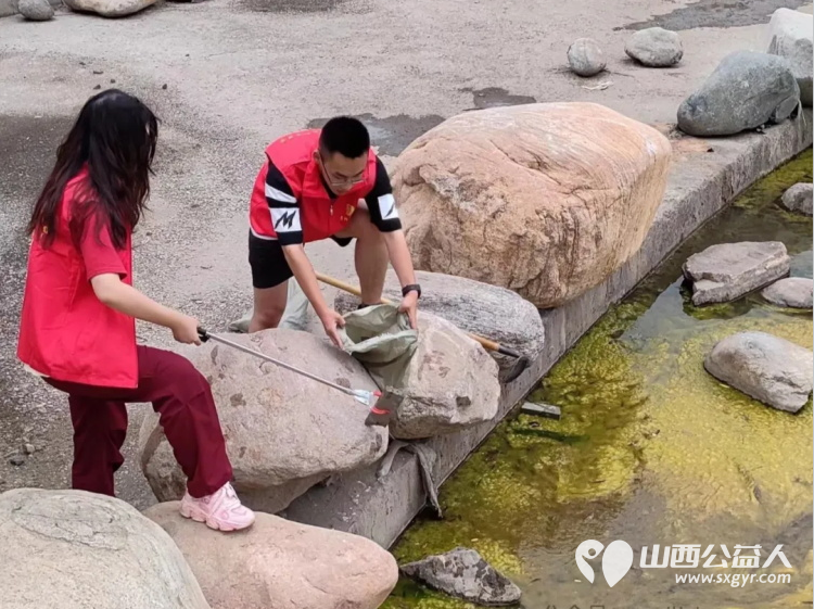 寿阳县卡卡公益志愿者协会带领志愿者队伍在石门河开展“保护生态环境，善待地球母亲”志愿服务活动 - 第5张