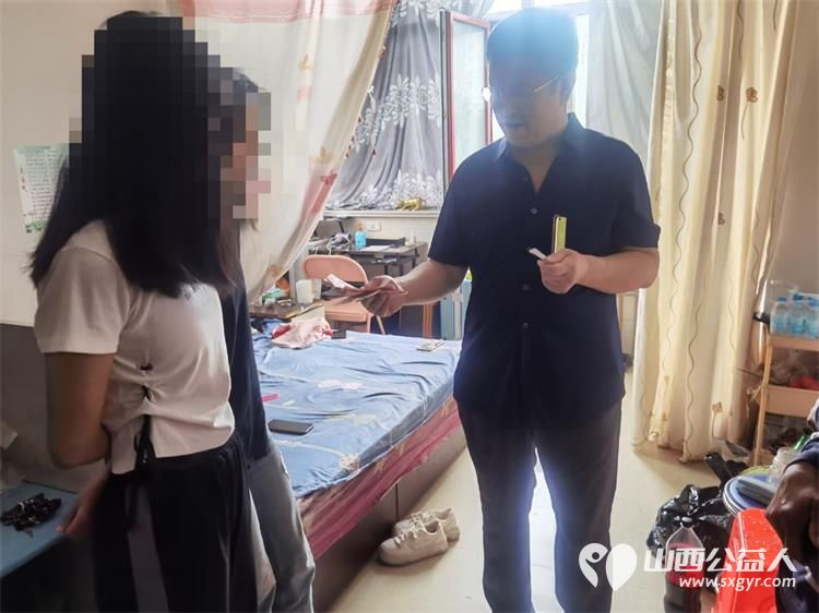 寿阳县卡卡公益志愿者协会爱心人士慷慨解囊积极资助我县12名贫困学生每人1000元 - 第5张