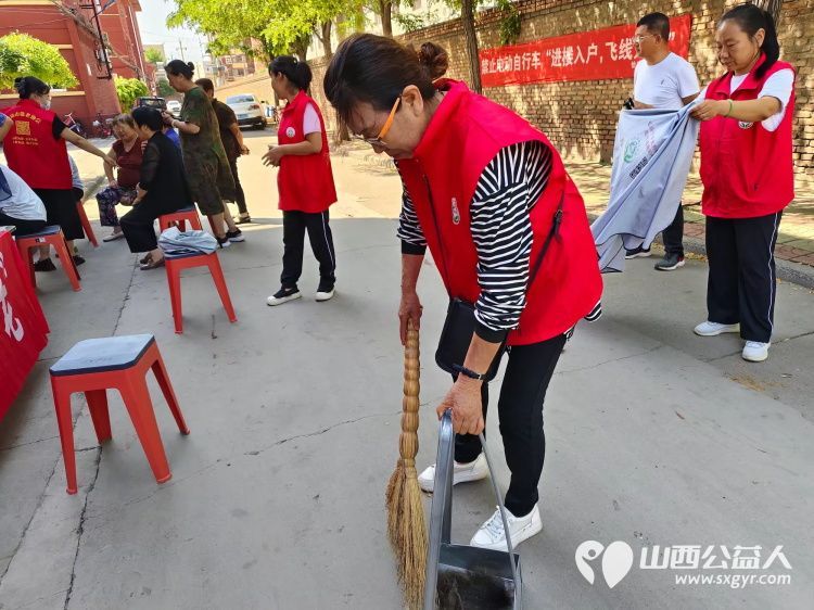 志愿服务进社区健康活动暖人心介休市敬老协会走进东南街道迎翠街社区和西南街道光明路社区健康义诊爱心理发 - 第34张 - 山西公益人 志愿服务进社区健康活动暖人心介休市敬老协会走进东南街道迎翠街社区和西南街道光明路社区健康义诊爱心理发 - 第34张