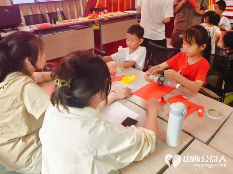 临汾市康庄社区开展以红色教育为主题的绘本阅读活动，在寓教于乐中激发青少年的爱国主义情怀 - 第8张