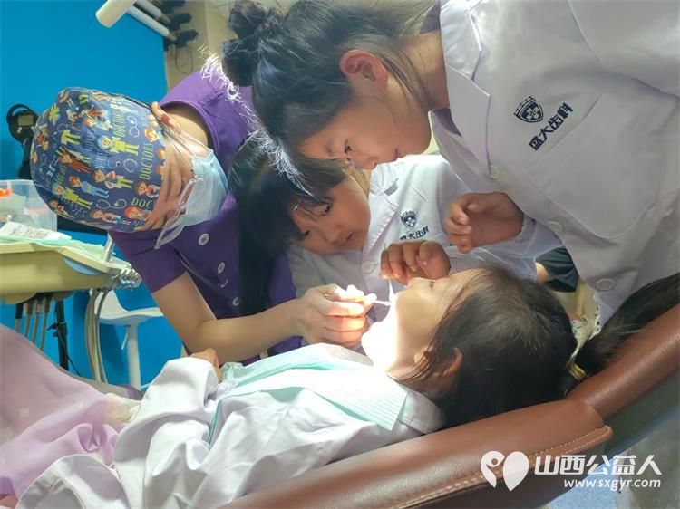 太原市龙城义工组织小志愿者在太原市盛大齿科参加爱齿护齿小牙医研学活动 - 第6张