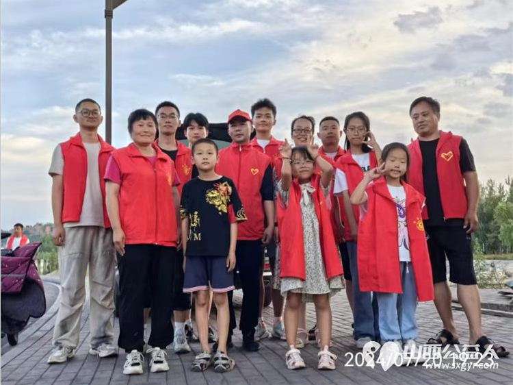 寿阳县卡卡公益志愿者协会组织志愿者参加爱护母亲河活动清理河道垃圾 - 第1张 - 山西公益人 寿阳县卡卡公益志愿者协会组织志愿者参加爱护母亲河活动清理河道垃圾 - 第1张
