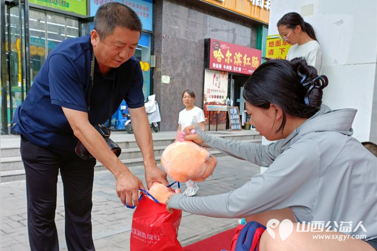 小市场大梦想爱心伴成长 小店区营盘街道南内环街二社区“营在未来”第三届儿童跳蚤市场活动记录 - 第9张