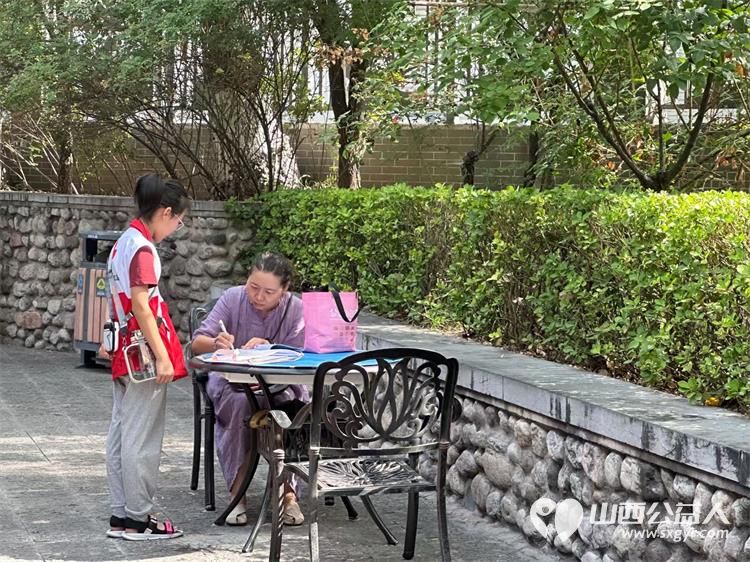 山西省红十字小小宣讲员走进太原文瀛公园为路人游客宣讲急救知识,法律知识,山西历史故事等为我们的小小宣讲员点赞 - 第11张 - 山西公益人 山西省红十字小小宣讲员走进太原文瀛公园为路人游客宣讲急救知识,法律知识,山西历史故事等为我们的小小宣讲员点赞 - 第11张