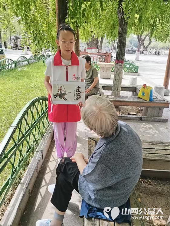 山西省红十字小小宣讲员走进太原文瀛公园为路人游客宣讲急救知识,法律知识,山西历史故事等为我们的小小宣讲员点赞 - 第20张 - 山西公益人 山西省红十字小小宣讲员走进太原文瀛公园为路人游客宣讲急救知识,法律知识,山西历史故事等为我们的小小宣讲员点赞 - 第20张