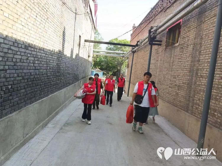 介休市敬老协会志愿者在义安镇孟王堡村入户特困老人85岁李恩杰家料理家务包饺子 - 第20张 - 山西公益人 介休市敬老协会志愿者在义安镇孟王堡村入户特困老人85岁李恩杰家料理家务包饺子 - 第20张