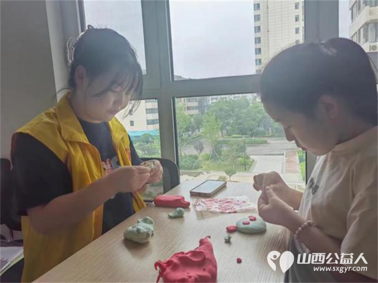 多彩暑期课堂点亮缤纷假期太原市尖草坪区汇丰街道乾泽园社区联合山西川至公益发展中心组织开展了暑期夏令营活动 - 第4张 - 山西公益人 多彩暑期课堂点亮缤纷假期太原市尖草坪区汇丰街道乾泽园社区联合山西川至公益发展中心组织开展了暑期夏令营活动 - 第4张