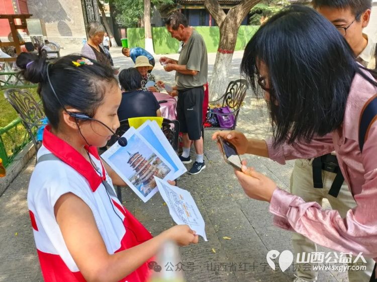山西省红十字志愿协会小小宣讲员在文瀛公园爱心宣讲知识火花四溅 - 第5张 - 山西公益人 山西省红十字志愿协会小小宣讲员在文瀛公园爱心宣讲知识火花四溅 - 第5张
