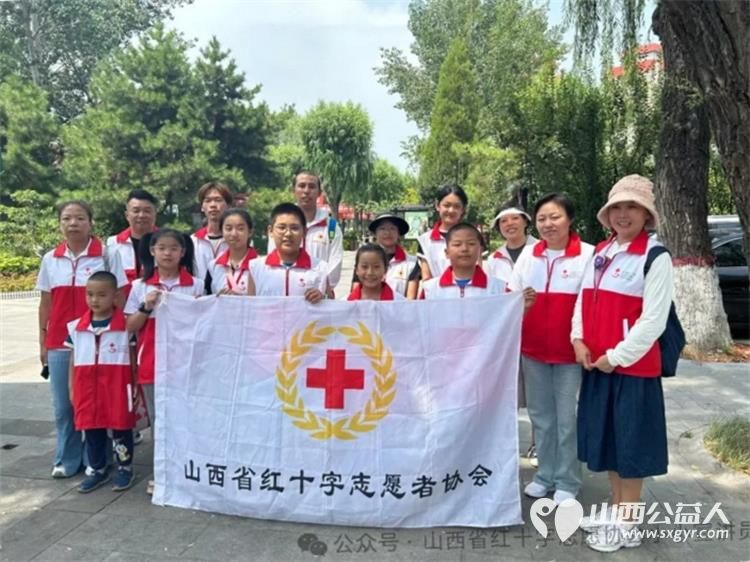 山西省红十字志愿协会小小宣讲员在文瀛公园爱心宣讲知识火花四溅 - 第1张 - 山西公益人 山西省红十字志愿协会小小宣讲员在文瀛公园爱心宣讲知识火花四溅 - 第1张