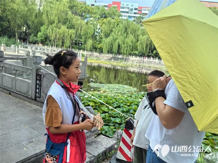 山西省红十字志愿协会小小宣讲员在文瀛公园爱心宣讲知识火花四溅 - 第17张 - 山西公益人 山西省红十字志愿协会小小宣讲员在文瀛公园爱心宣讲知识火花四溅 - 第17张