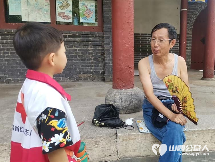 山西省红十字志愿协会小小宣讲员在文瀛公园爱心宣讲知识火花四溅 - 第6张 - 山西公益人 山西省红十字志愿协会小小宣讲员在文瀛公园爱心宣讲知识火花四溅 - 第6张
